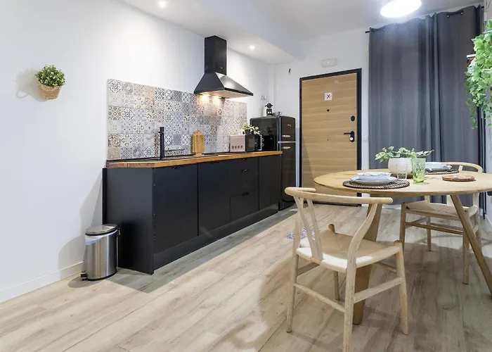 Διαμέρισμα Ln4 - Loft Espacioso Y Acogedor Estudio Cerca Del Metro Zona Ayora *