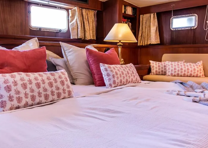 Yacht Our Alissa * Valenza