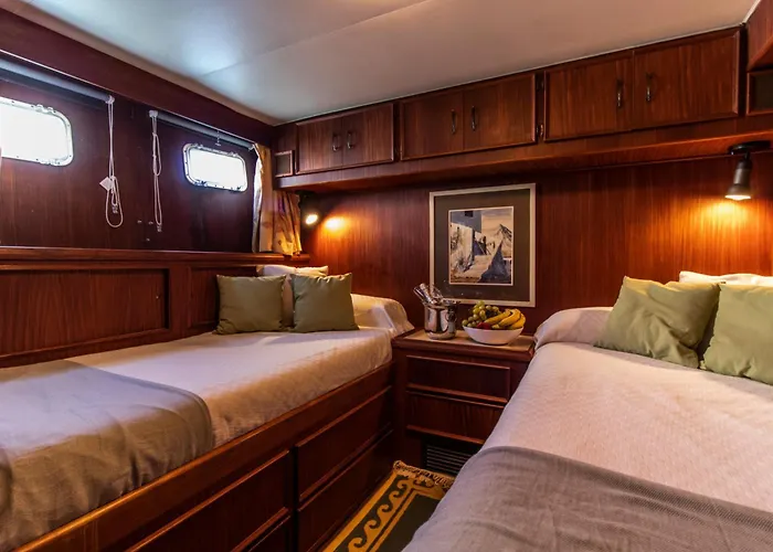 Yacht Our Alissa Botel *