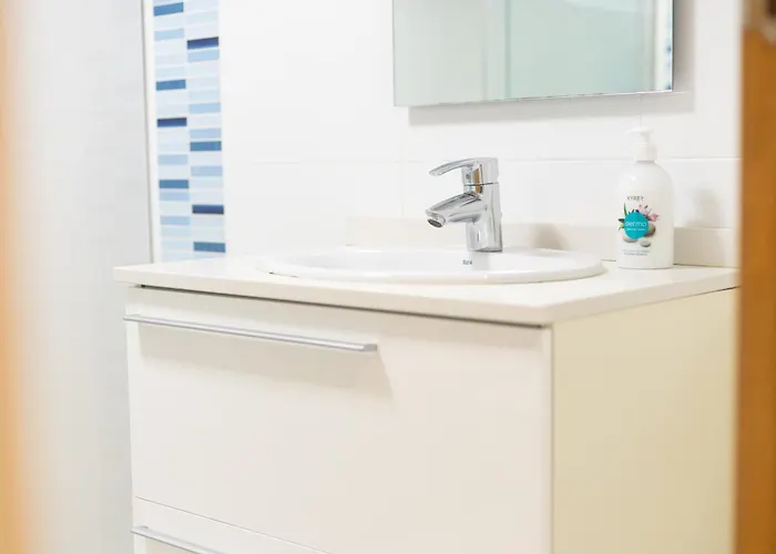 Con Vistas Al Mar, Piscina Y Pista De Paddle *