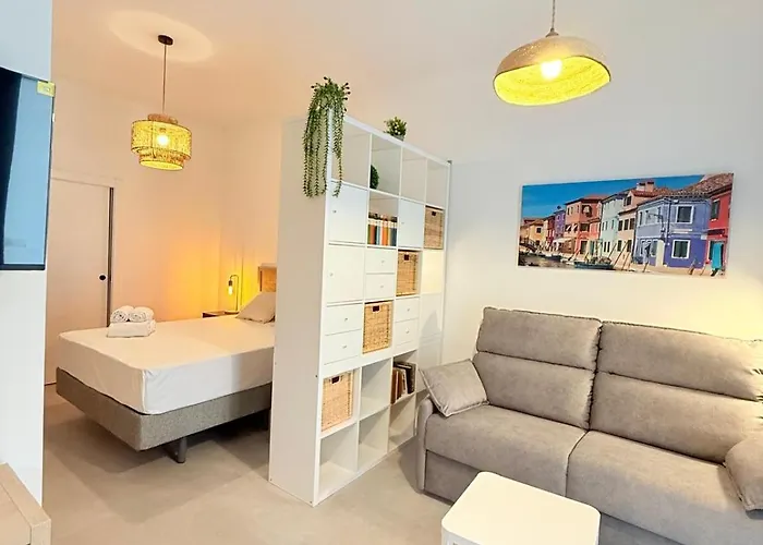 Travel Habitat Oceanografic 아파트 *