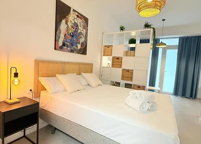 Travel Habitat Oceanografic