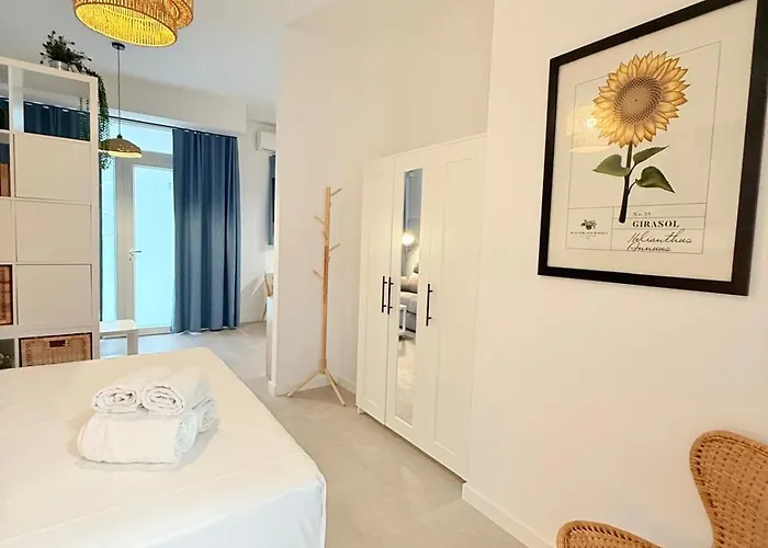 Travel Habitat Oceanografic 아파트 *