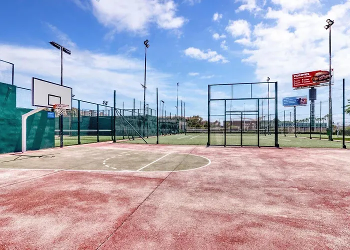 Beachfront Family With Pool *