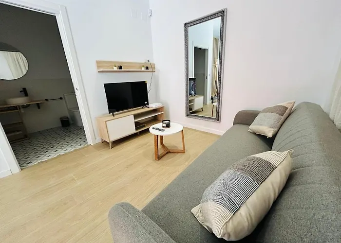 Loft Sofia A Estrenar Con Luz Natural En Corazon De *