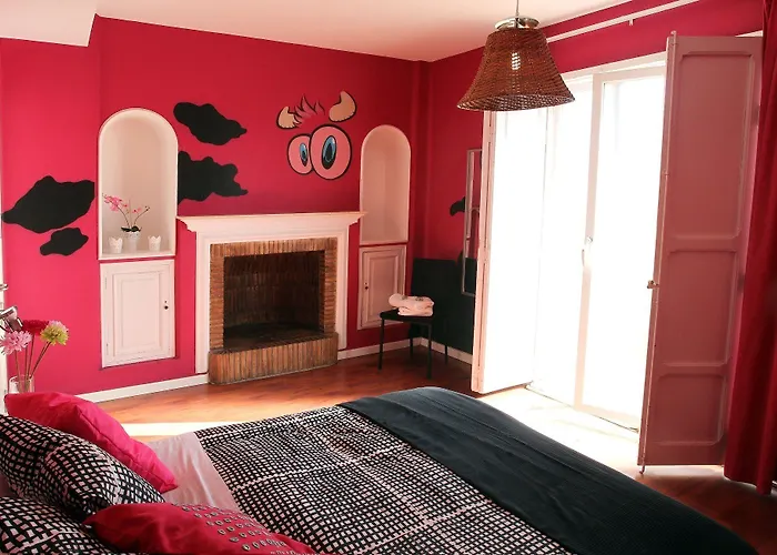 Hostel Purple Nest *