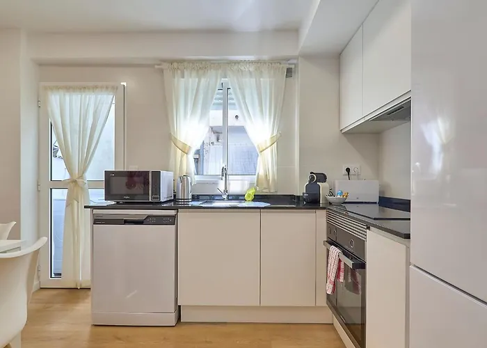 Invalencia Anton Martin - Malvarrosa & Relax