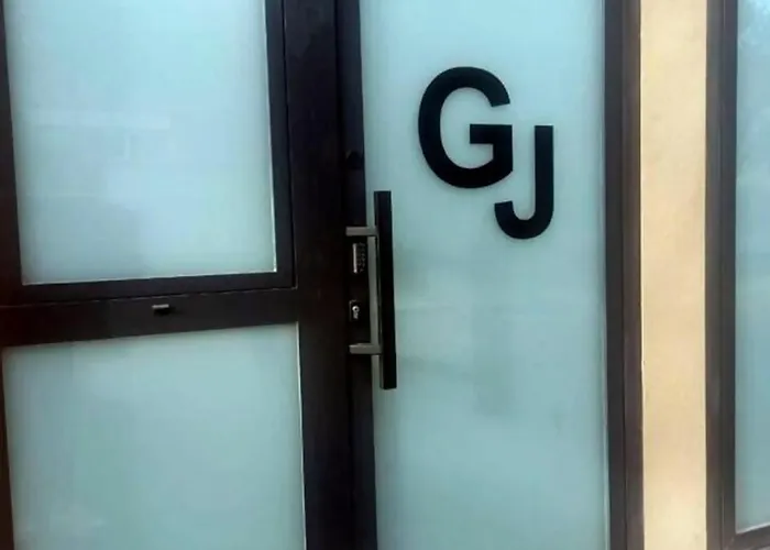 Guillem Jafer - Roig Arena Διαμέρισμα