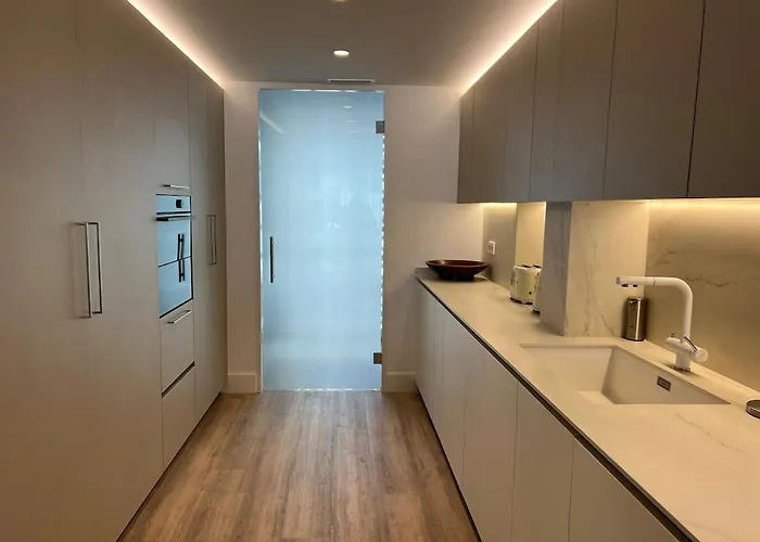 Bright Spacious Luxury *