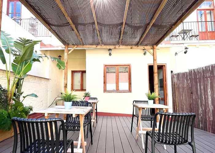 فندق مبيت وإفطار Bird House 3*