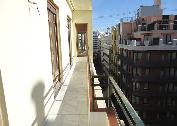 Entre La Estacion Y El Ayuntamiento *