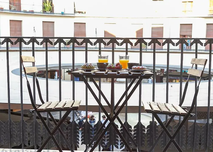 Plaza Redonda Center *