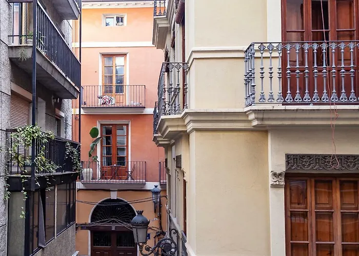 Plaza Redonda Center *