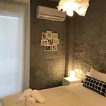 Pequeno Con Mini Piscina - No Climatizada Lejlighed