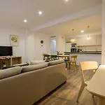 With Fluffy Beds & Private Patio * Valencia