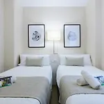 Апартаменты Balmes Street *