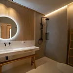 Design House With Swimming Pool Near The Sea Apartment