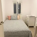 Malvarrosa Private In Shared Homestay