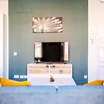 Beautifully Designed With Lots Of Natural Light * Валенсия
