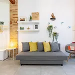 Apartup Arenas Apartment *