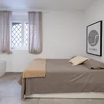 Residencia Universitaria Trinitarios 아파트
