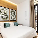 Διαμέρισμα Anelsa Torres De Serranos 3 *