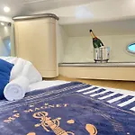 Botel The Yacht Experience Valencia