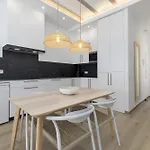 アパート Apartup Ca La Leni Iv *