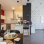 Apartment Florit Flats - Stylish 2 Bedroom Ac Wifi Terrace Attic In Center