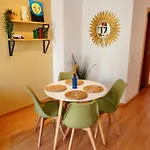 Hosted By Gracie Apartament