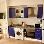 Hosted By Gracie Apartament *
