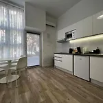 Rodrigues 15 Aparthotel Valenza