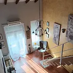 Loft In Ehemaligem Fischer Haus Appartamento
