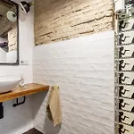 Bajo En El Centro * Valencia