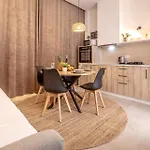 公寓 чудовий новий лофт поруч з містом наук