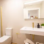 Florit Flats - The Maritim Metro Station Daire *