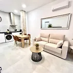 Convenient, Charming 15 Mins From Center
