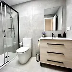 Convenient, Charming 15 Mins From Center Valencia