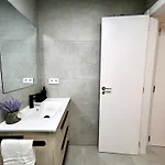 Convenient, Charming 15 Mins From Center Apartment *