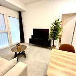 Convenient, Charming 15 Mins From Center