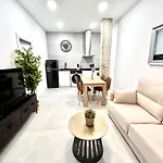 Apartment Convenient, Charming 15 Mins From Center