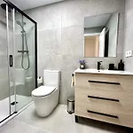 Apartment Convenient, Charming 15 Mins From Center