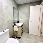 Convenient, Charming 15 Mins From Center *