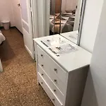 홈스테이 Dos Puerto En Piso Compartido 발렌시아