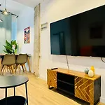 Ori B & Spacious Flat Close To The Center Apartament *