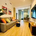 Ori B & Spacious Flat Close To The Center Apartament