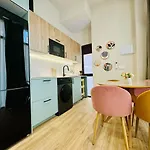 Bright & Stylish Flat Close To Center Apartmán