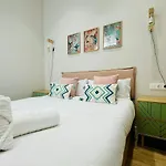 Apartmán Bright & Stylish Flat Close To Center