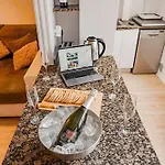 Cabanal House - 10 Min To Ocean , Fastwifi , Smarttv, Ac Apartment *