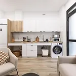 Moderno Loft Reformado, Smart Tv, Ac, Beach, 3pax *